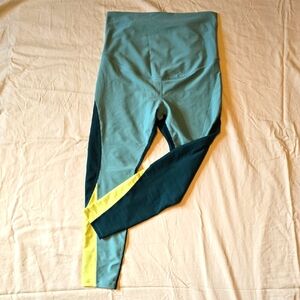 Old Navy Maternity Active Powersoft Leggings in Teal